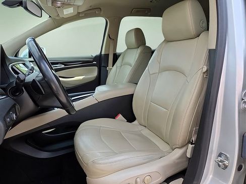 Used 2019 Buick Enclave Essence FWD image 17