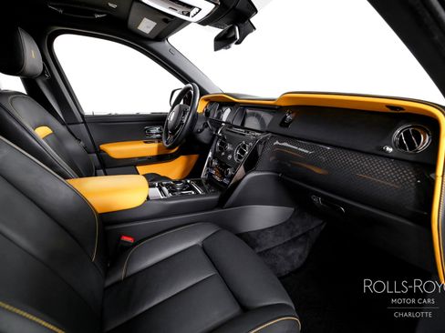 Certified 2023 Rolls-Royce Cullinan Black Badge w/ Driver's Package AWD/4WD image 33