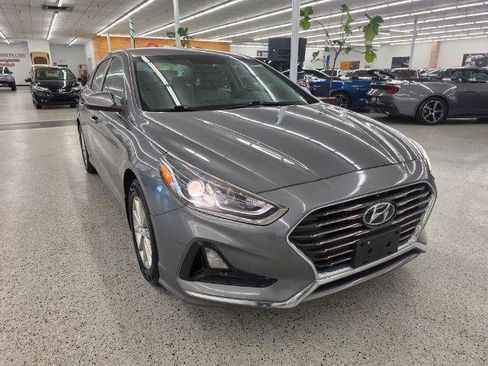 Used 2019 Hyundai Sonata SE w/ Winter Weather Package FWD image 4