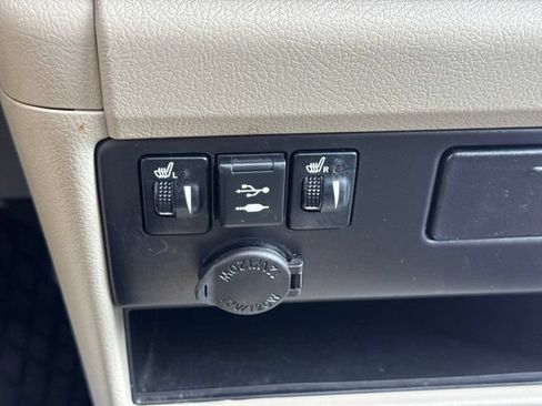 Used 2019 Toyota Sienna XLE FWD image 23