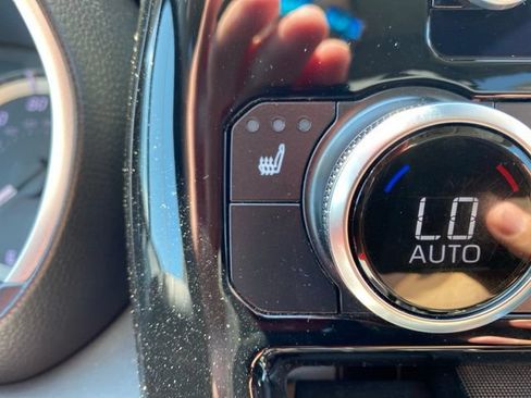 Certified 2025 Toyota Highlander XLE AWD/4WD image 11