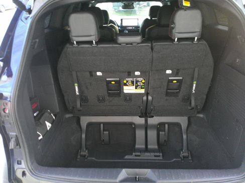 Used 2025 Toyota Sienna XSE image 34