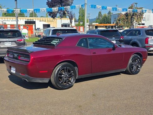 Used 2019 Dodge Challenger SXT w/ Plus Package image 30