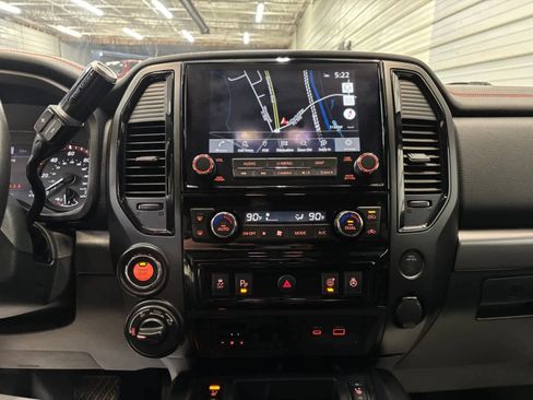 Used 2021 Nissan Titan PRO-4X w/ Pro-4x Convenience Package AWD/4WD image 17