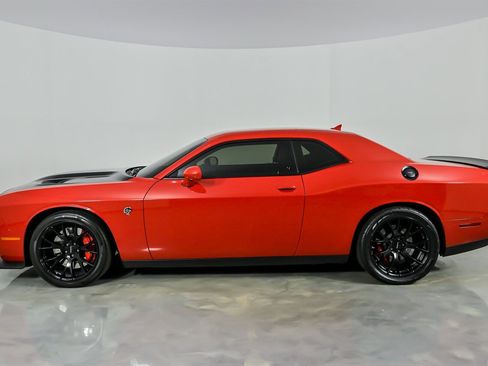 Used 2015 Dodge Challenger SRT Hellcat image 8