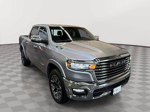 Used 2025 RAM 1500 Laramie AWD/4WD image 3