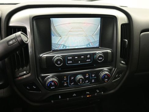 Used 2018 Chevrolet Silverado 1500 LT w/ Midnight Edition image 18