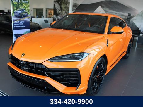 Used 2025 Lamborghini Urus SE AWD/4WD image 1