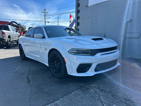 Used 2022 Dodge Charger SRT Hellcat w/ Harman/Kardon Audio Group image 2