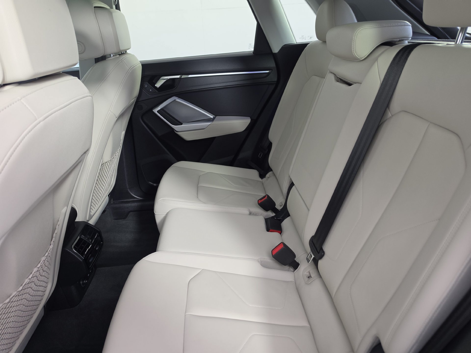 Certified 2024 Audi Q3 2.0T Premium Plus AWD/4WD image 28