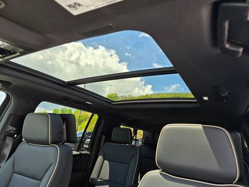 New 2026 GMC Yukon XL Elevation AWD/4WD image 16