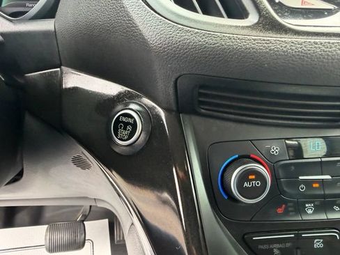 Used 2018 Ford C-MAX Titanium FWD image 28