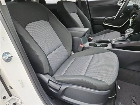 Used 2023 Kia Soul LX FWD image 19