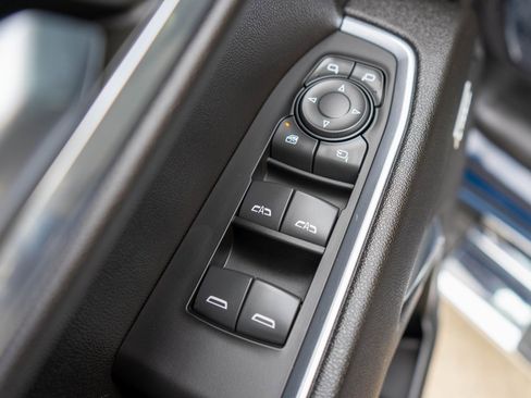 Used 2023 GMC Sierra 1500 SLT w/ SLT Convenience Package image 19