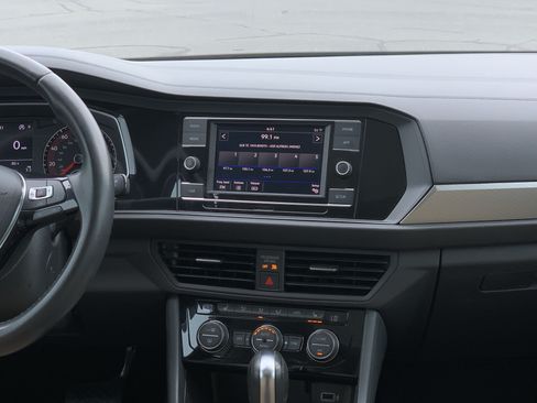 Used 2019 Volkswagen Jetta SE FWD image 31