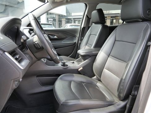 Used 2024 GMC Terrain SLT image 31