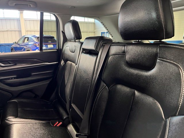 Used 2023 Jeep Grand Cherokee Limited AWD/4WD image 19