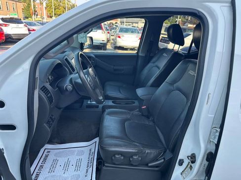 Used 2013 Nissan Xterra PRO-4X w/ Pro-4x Leather Pkg AWD/4WD image 11
