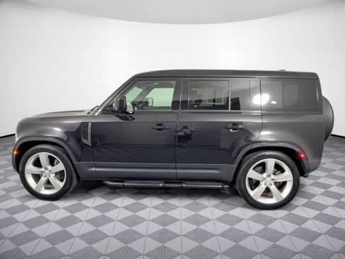 Used 2024 Land Rover Defender 110 SE AWD/4WD image 2