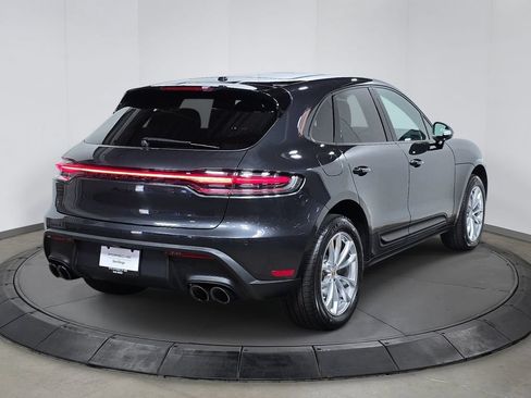 Certified 2023 Porsche Macan AWD/4WD image 7