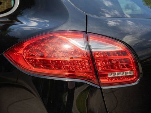 Used 2014 Porsche Cayenne AWD/4WD image 13