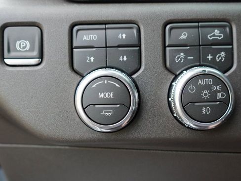 New 2026 GMC Sierra 1500 SLT image 18