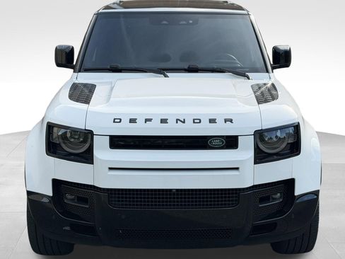 Used 2024 Land Rover Defender 130 X-Dynamic SE AWD/4WD image 2