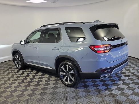 Certified 2023 Honda Pilot Touring image 10