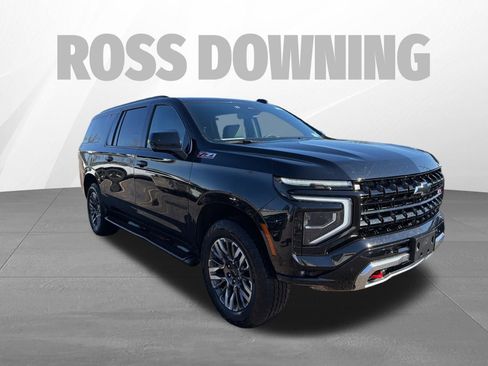 Used 2025 Chevrolet Suburban Z71 image 3