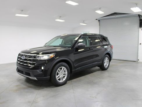 New 2026 Ford Explorer Active image 3
