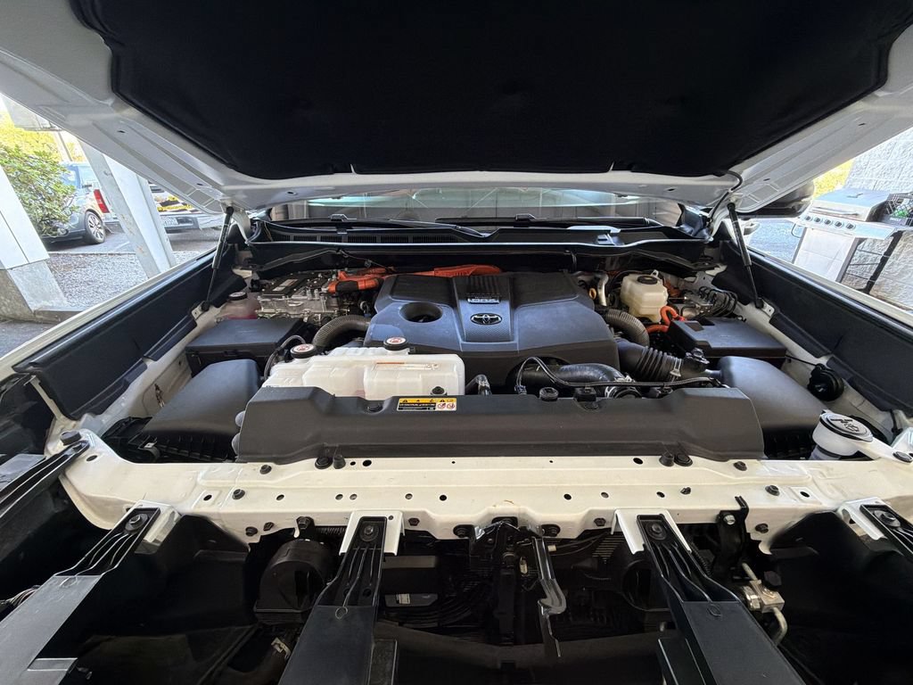 Used 2025 Toyota Tundra TRD Pro AWD/4WD image 31