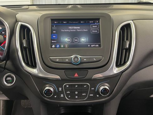 Certified 2020 Chevrolet Equinox LT w/ Driver Convenience Package image 8