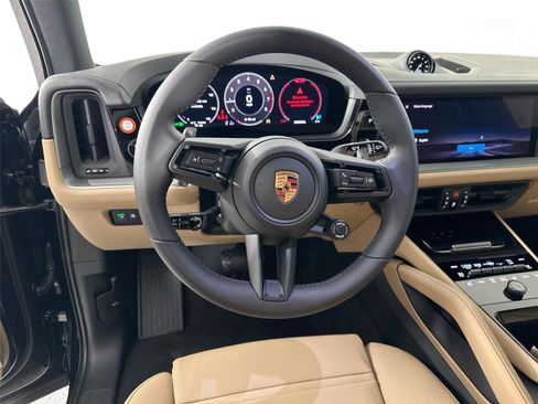 Used 2026 Porsche Cayenne Coupe AWD/4WD image 18