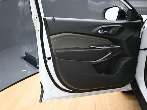 Used 2025 Chevrolet Trax ACTIV FWD image 37