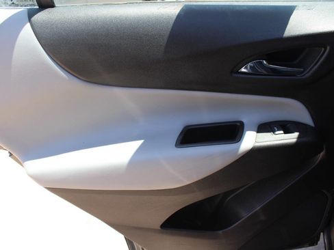 Used 2019 Chevrolet Equinox LS w/ LPO, Floor Liner Package FWD image 15