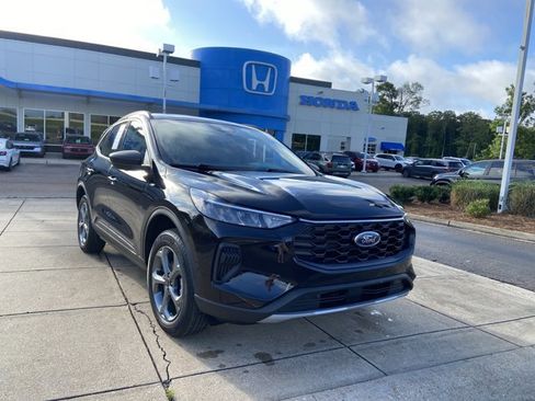 Used 2025 Ford Escape ST-Line AWD/4WD image 2