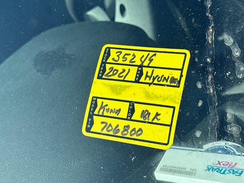Used 2021 Hyundai Kona SE AWD/4WD image 4
