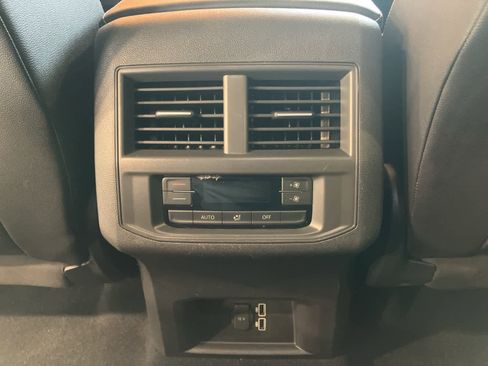 Used 2021 Volkswagen Atlas SE image 23