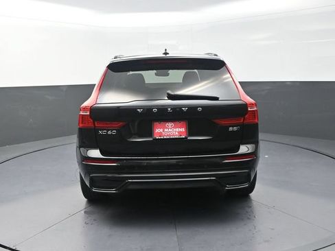 Used 2025 Volvo XC60 B5 Plus AWD/4WD image 7