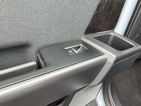 New 2026 Ford F250 Lariat w/ Black Appearance Package image 16