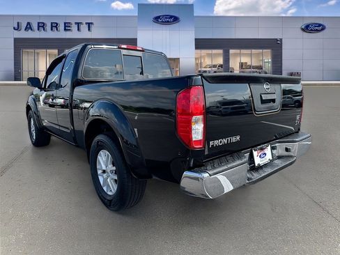 Used 2017 Nissan Frontier SV RWD image 5