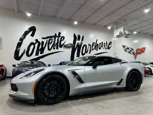 Used 2017 Chevrolet Corvette Grand Sport w/ Carbon Flash Badge Package RWD image 23