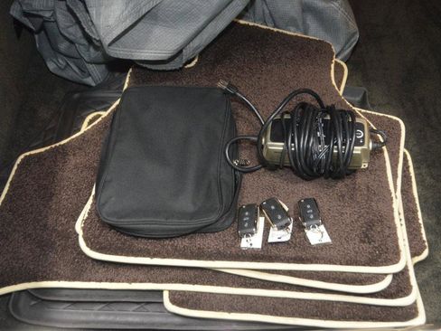 Used 2015 Bentley Flying Spur V8 image 39