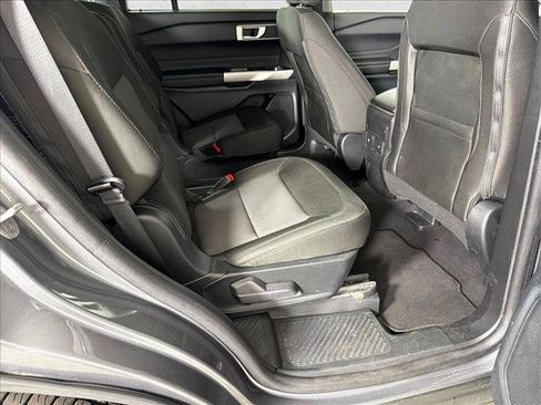 Used 2023 Ford Explorer XLT RWD image 15