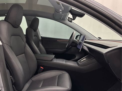 Used 2026 Tesla Model Y Long Range image 18