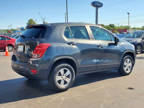 Used 2019 Chevrolet Trax LS AWD/4WD image 4