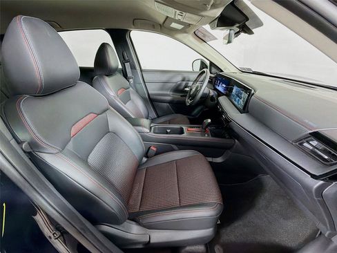 Used 2025 Nissan Kicks SR w/ Interior Electronics Package AWD/4WD image 28