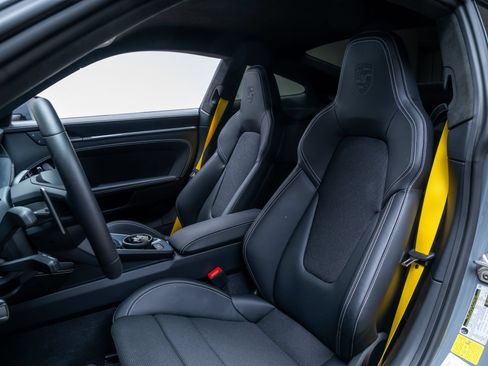 Used 2024 Porsche 911 GT3 w/ Chrono Package RWD image 22
