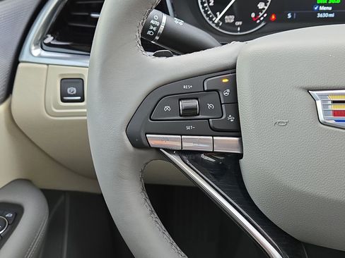 Used 2025 Cadillac XT6 Premium Luxury w/ LPO, Floor Liner Package image 21