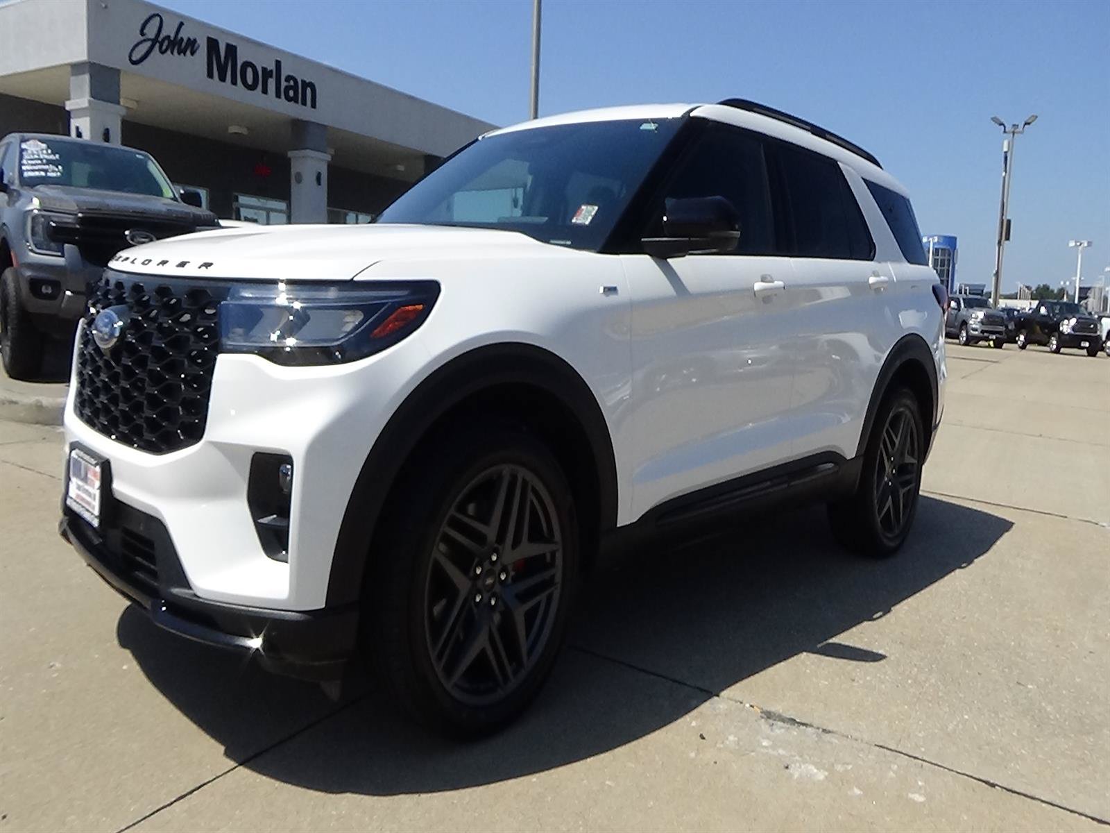 Used 2025 Ford Explorer ST-Line w/ ST-Line Street Pack AWD/4WD image 2